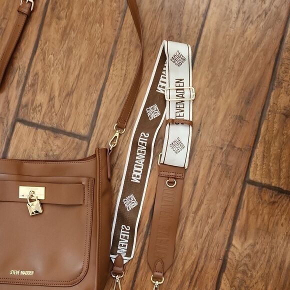 Steve Madden crossbody handbag with 2 adjustable straps - Picture 5 of 11